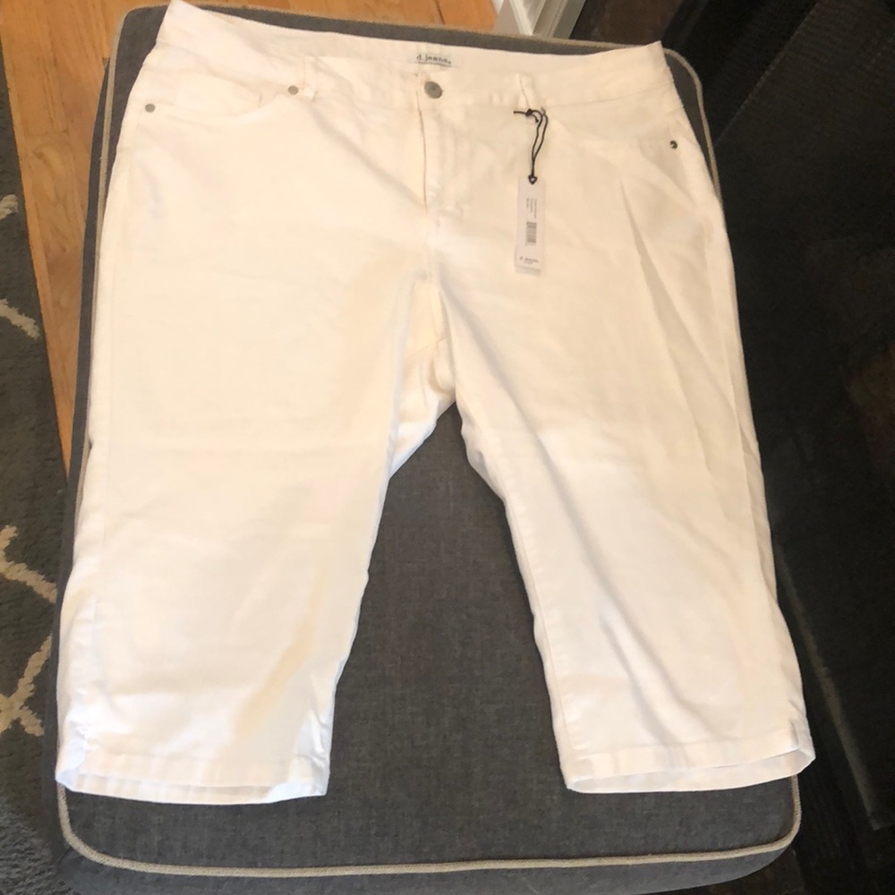 White Capri Jeans